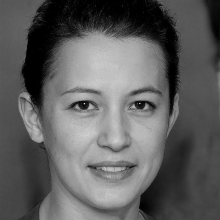 Marina López, analista financiera